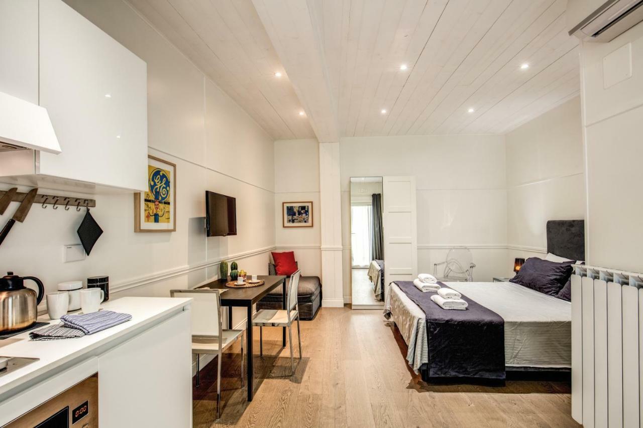 Colosseo Suite Apartment โรม ภายนอก รูปภาพ