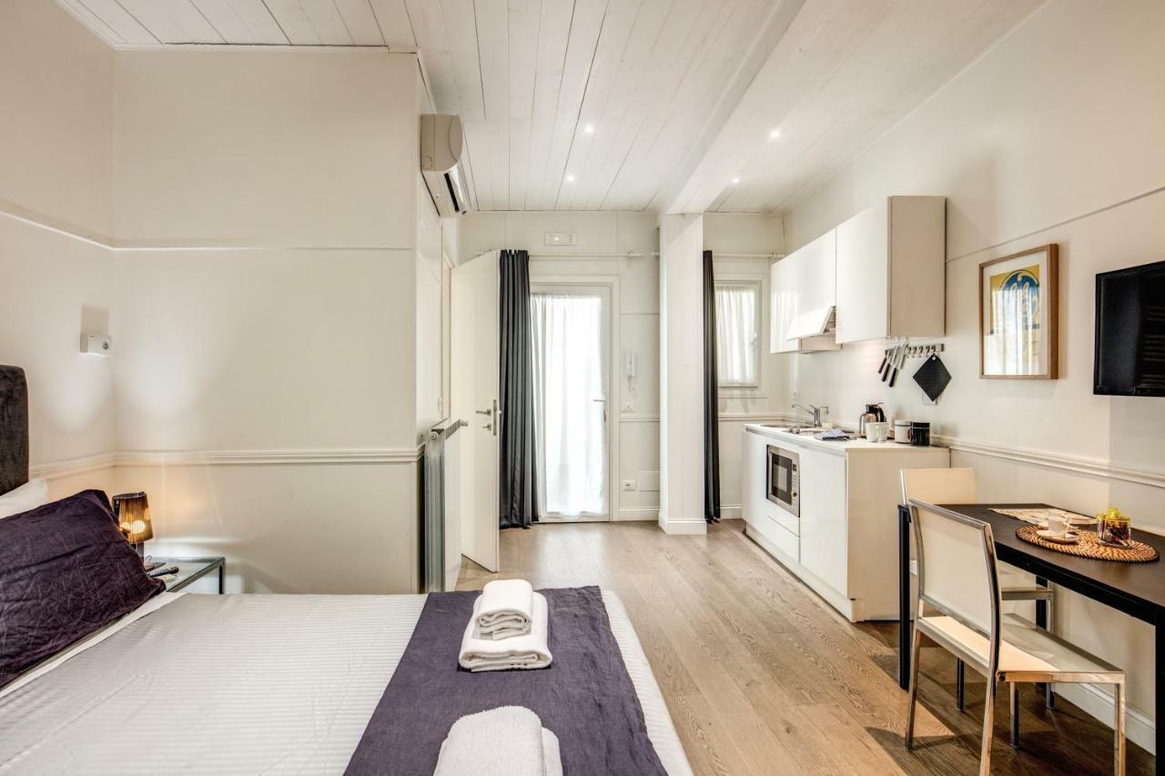 Colosseo Suite Apartment โรม ภายนอก รูปภาพ