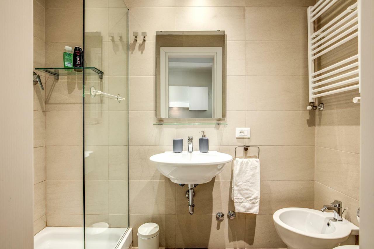 Colosseo Suite Apartment โรม ภายนอก รูปภาพ