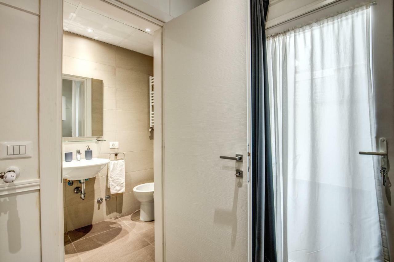 Colosseo Suite Apartment โรม ภายนอก รูปภาพ